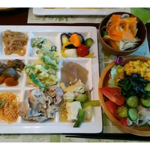 千葉県 印西市 とりのごん助 居酒屋の唐揚げが うまうまなバイキングです 大食いグルメなランチ