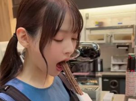 【悲報】上坂すみれさん、脅迫される・・・