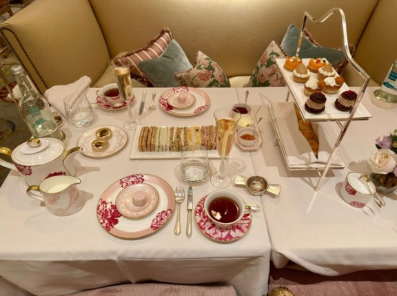 憧れのホテルでアフタヌーンティー　　ザ・ドーチェスター