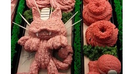 【画像】日系スーパーの肉の陳列が凄いと話題に