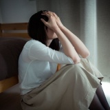 【警告】母親『18歳の娘が彼氏とヤったあと尿道炎になった。原因を問い詰めてみたら…』→