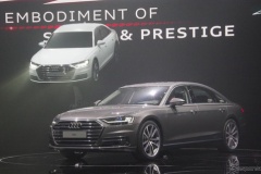 アウディ「A8」新型、初公開　市販車初の自動運転「レベル3」！