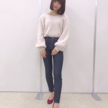 『[イコラブ] 大場花菜「ユニクロのハイライズシガレットジーンズ…脚が真っ直ぐに見えて美脚効果がはなまる」【=LOVE(イコールラブ)】』の画像