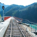 唯一のお客さんだった女子高生が学校を卒業する事によって秘境駅が廃止に