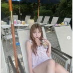 【画像】辻希美の娘・水着姿でメスガキアピール