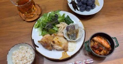 最近の食卓。久々に一眼も使ってみたり。