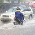 カンボジアでロングスティ、ボランティア活動を