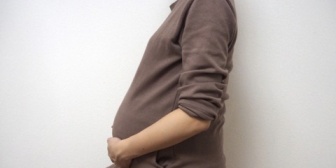 子供の骨をお墓に入れた翌日から、疲れや悲しみが一気に来たのか、まともに動けなくなった。→旦那に背を向けたままでいたら、信じられない言葉が聞こえてきた