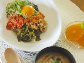 【ダイソー】物価高の今、100均がアツい！超オススメなグルメ & 腸活のために毎日食べているもの