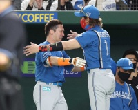 新庄、脱いだはずのBIGBOSSユニをまだ着ているwwwwwwwwwwwwwwwww