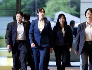 【画像】大臣警護の女SP、めっちゃ強そうｗｗｗｗｗｗｗｗｗｗ