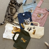 チャリティーオリジナルグッズを販売中です