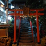 『(秋葉原)電気街の真ん中にある講武稲荷神社』の画像