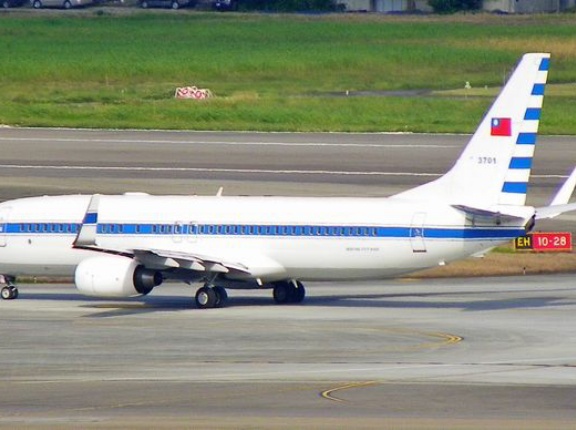 台湾総統、中国の圧力で外遊中止…通過国が飛行許可を取り消し！