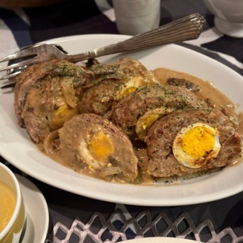 きのこクリームソースのミートローフの夜ごはん