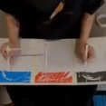 人間には２本の手と足があるじゃないか。手と足を駆使して同時に５つの絵を描く男。海外の反応