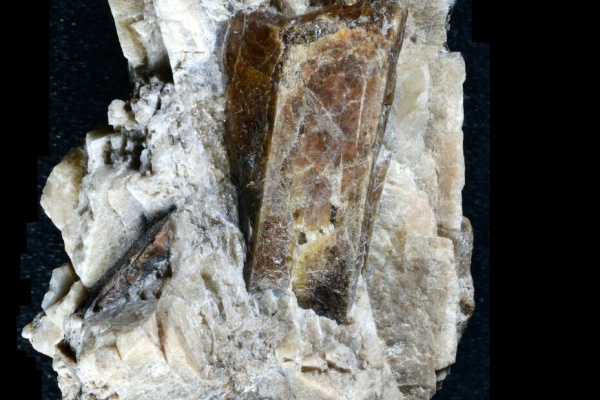 隕石　本物 緑柱石とその仲間達 - 希元素鉱物