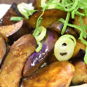 ラードでこってり♪茄子の生姜しょうゆ炒め