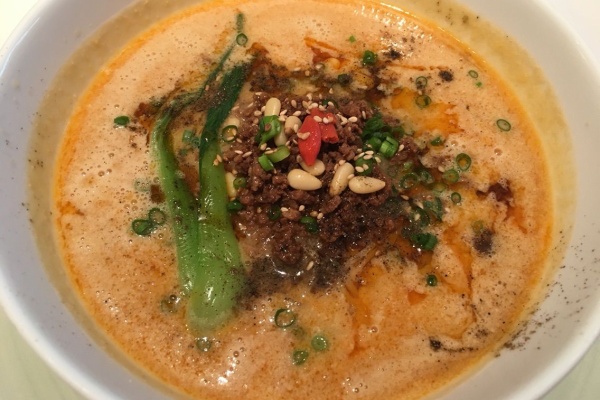 飯田香織ブログ 担々麺とアジサイとちょっと経済 赤坂