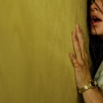 【画像】映画「Backrooms」、日本版ポスターでクソダサ改変されてしまう…