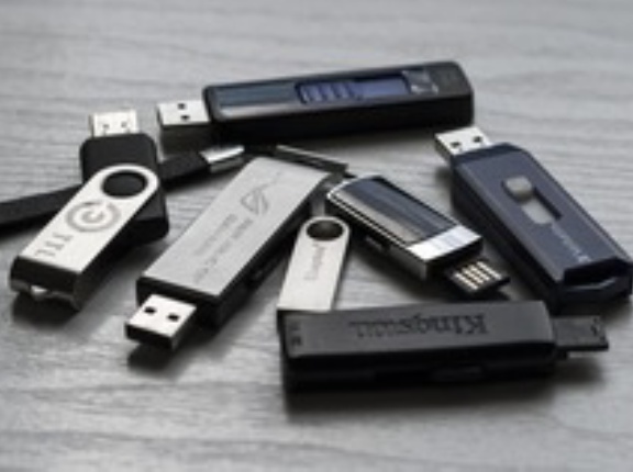 USBメモリって一度に何GBくらいまでデータ送れるの？
