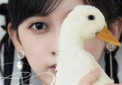 【朗報】池田瑛紗の個展、大人気すぎて落選祭りwwwwww