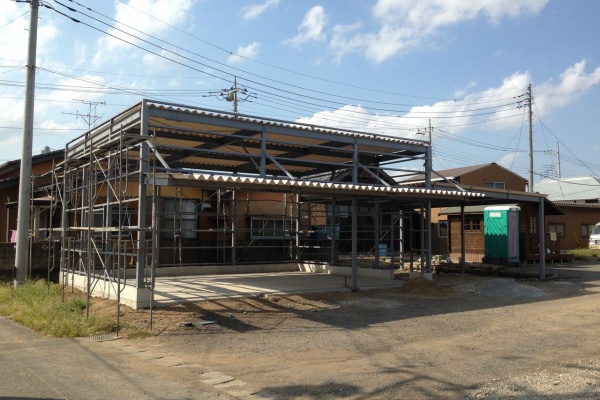 かっこいいデザイン車庫ガレージ 倉庫 ガレージハウス施工例 天井高さ4m