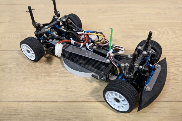 タミヤ TAMIYA TRF419X シャーシ タイヤ付（ラジコン専門店 洛西