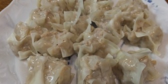 【泣きたい】晩御飯に嫁の手作りシューマイ。肉タネに味つけなし、多数の5mm角のタマネギ入り、これをウスターソースで食えと言う…