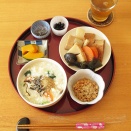 五目雑炊、煮物、南瓜のたいたん、納豆、黒豆、塩昆布