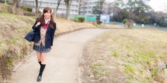 【馴れ初め】当時高校生の嫁は他校でも噂になるほど美人。→卒業して社会人に。→飲み友達になる。→嫁が8つ年上の男(既婚者)と付き合い始める。→