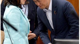 【ブーメラン】片山さつきの遅刻を批判した小西ひろゆきが委員会に遅刻wwwww