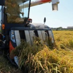 米農家さん「所得上がったから節税対策で2000万円の大型コンバイン買おうかな..え？納品2年待ち？」