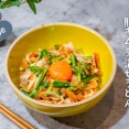 時短一人ごはん！レンジで簡単！豚キムチ混ぜうどん（レシピ）