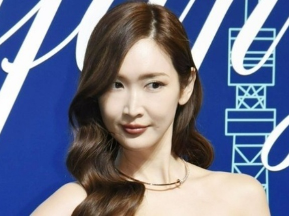 【熱愛】紗栄子、ワンオクRyotaとの交際公表でネット騒然！大物著名人を射止め続ける手腕に驚きの声「毎回相手が凄すぎる」「魔性の女か」