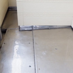 コードレスのケルヒャーで、ベランダ掃除