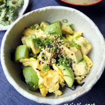 卵＆アボカド丼