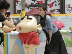 【速報】中国、次々と日本制裁へ！！！ 次の一手はクレヨンしんちゃん、はたらく細胞の公開を延期へ！！！！