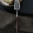 和食器と調和するブラウン、ブラックだけじゃないクチポールの新たな魅力