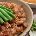 週末、冷蔵庫整理の豚こま丼の夜ごはん