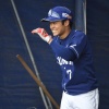 【悲報】ブルペンで谷元の投球を見ていた根尾さん、ついバットを振ってしまう