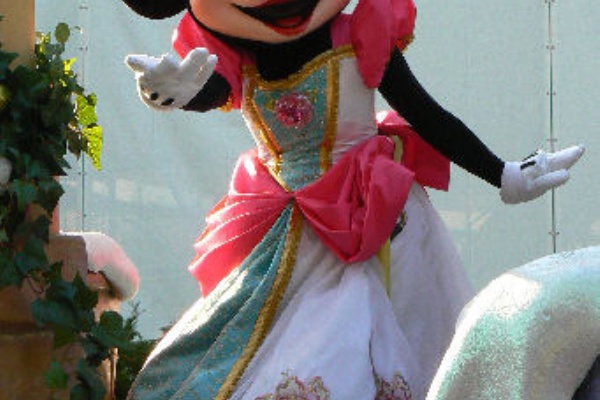 G 24 Tdl ドリームス オン パレード ムービン オン