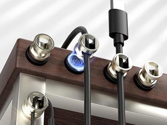 【715円】Maveek ステンレス製 マグネット式 ケーブルクリップ 5個セットがクーポン特価。メタリックでカッコイイかも