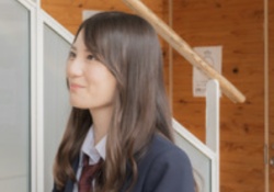 【速報】小坂菜緒、共演者に抱かれる