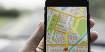 病院帰りにレストランで昼ごはんを食べてたら、旦那から「お前、今どこだ！」って凄い剣幕で電話が来た。GPSで場所を監視されてたみたい