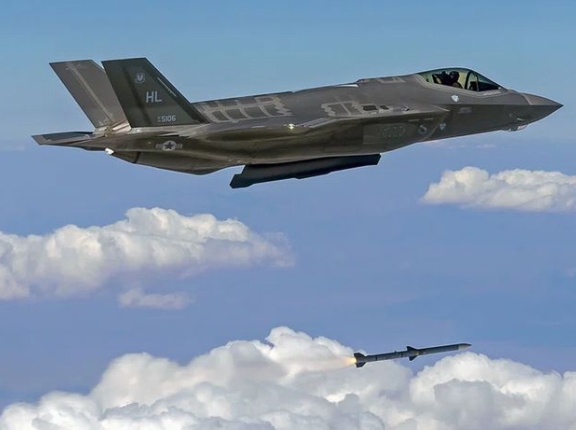 アラビア海で米軍のF-35C戦闘機がイラン製無人機シャヘドを撃墜…空母に接近か！