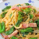 春野菜たっぷり♪菜の花とベーコンの簡単ワンパンパスタ！