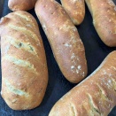 自家製パン2種です