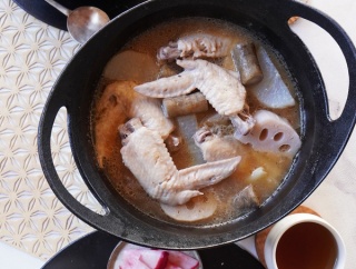  【志麻さん】ごはんがすすむ、さっぱりポン酢鍋｜疲れた日に体が喜ぶ簡単レシピ