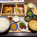 品数が多いから白米がススムくん！函館市昭和「山の猿 函館昭和店」